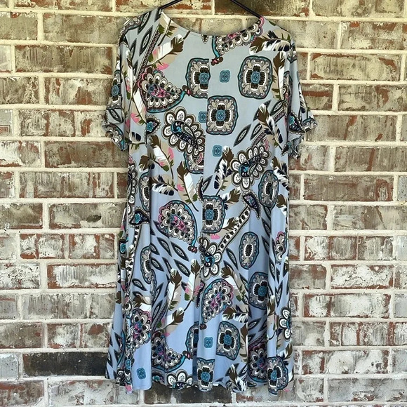 Honeyme Curvy Medallion Feather Paisley Criss Cross Neckline Dress - Picture 8 of 8